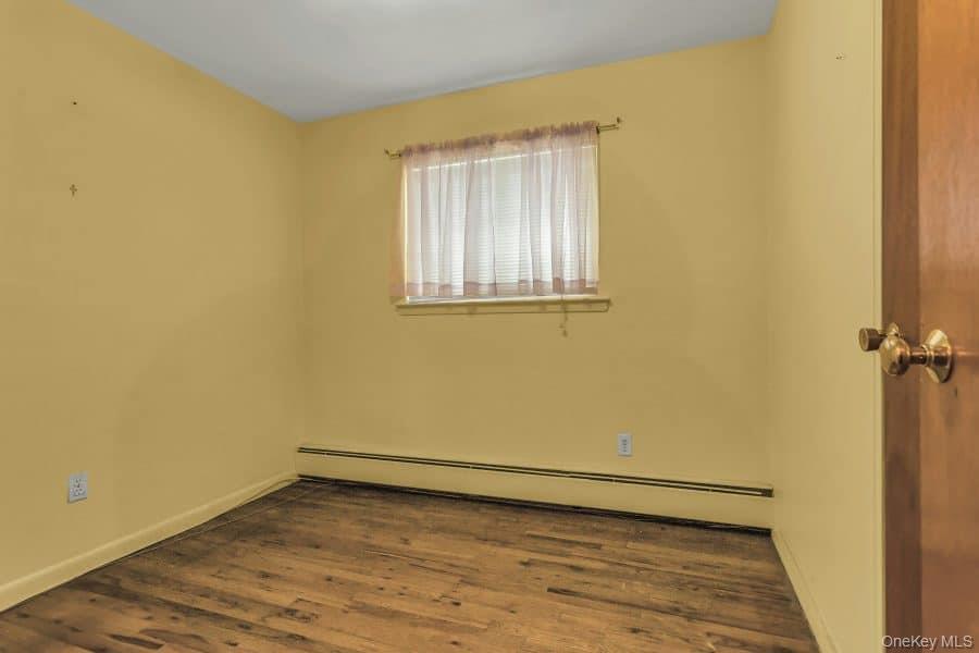 #16 photo, 1070 Mahopac Road, West Hempstead , NY 11552