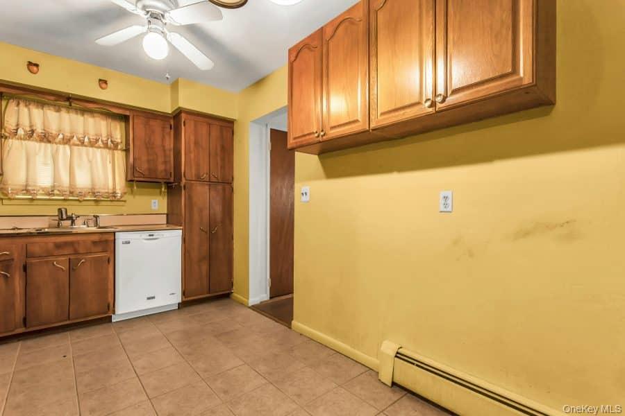 #7 photo, 1070 Mahopac Road, West Hempstead , NY 11552