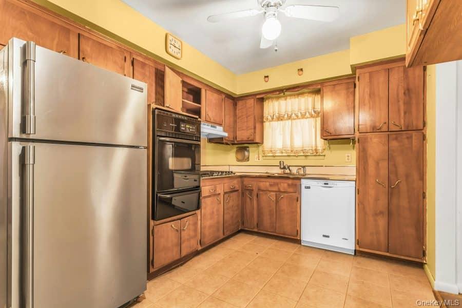 #8 photo, 1070 Mahopac Road, West Hempstead , NY 11552