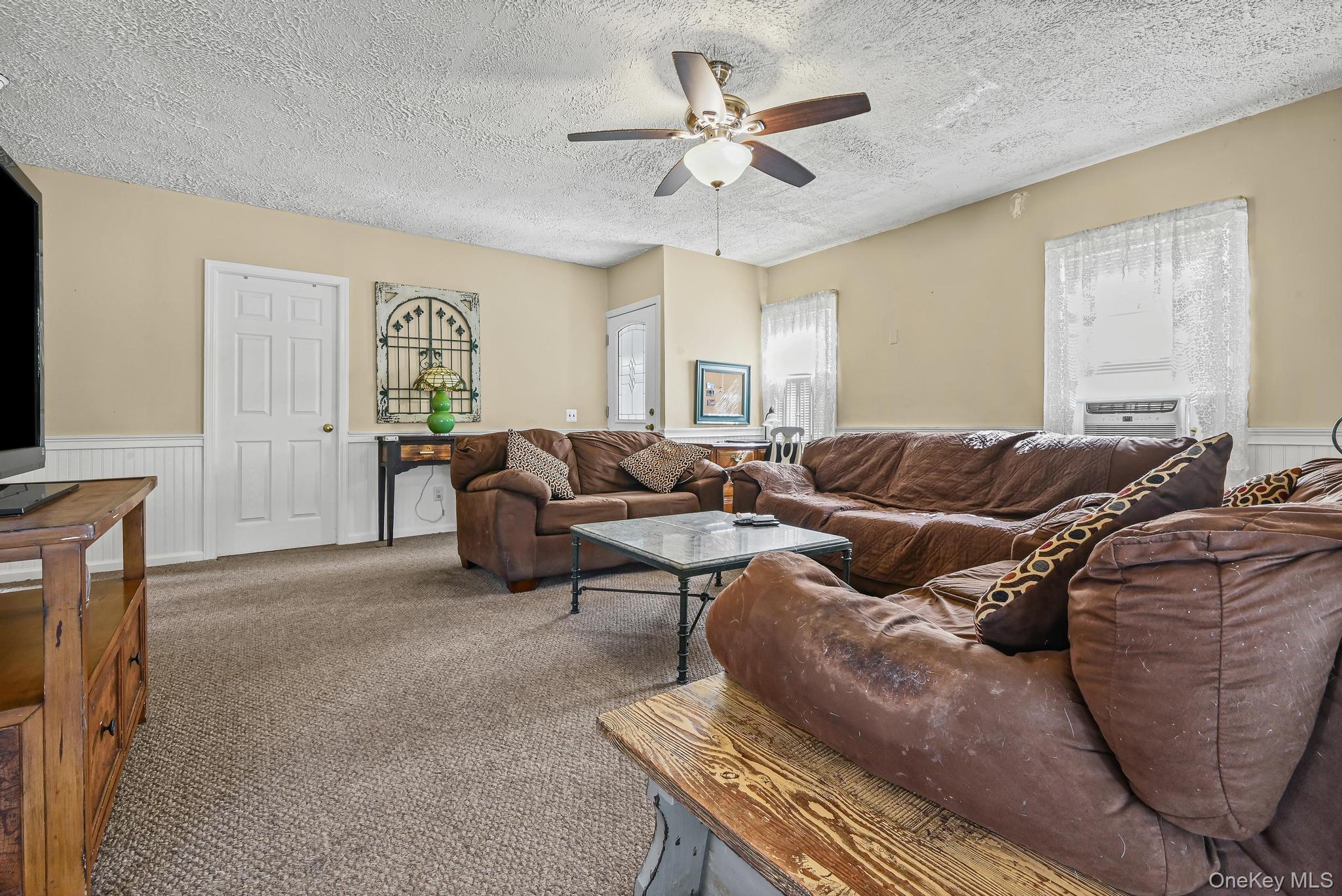 #10 photo, 870 Guy Lombardo Avenue, Freeport , NY 11520