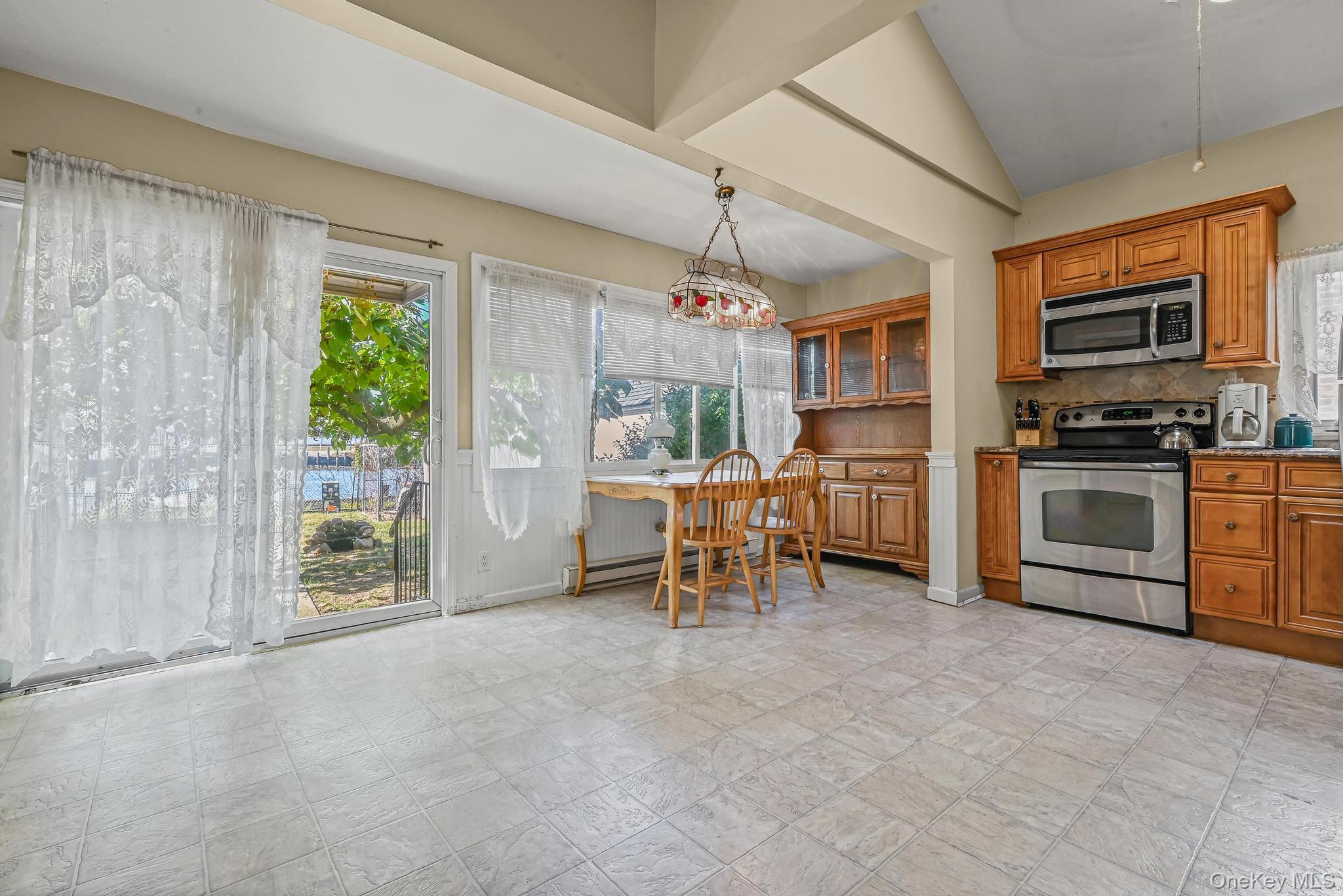 #12 photo, 870 Guy Lombardo Avenue, Freeport , NY 11520