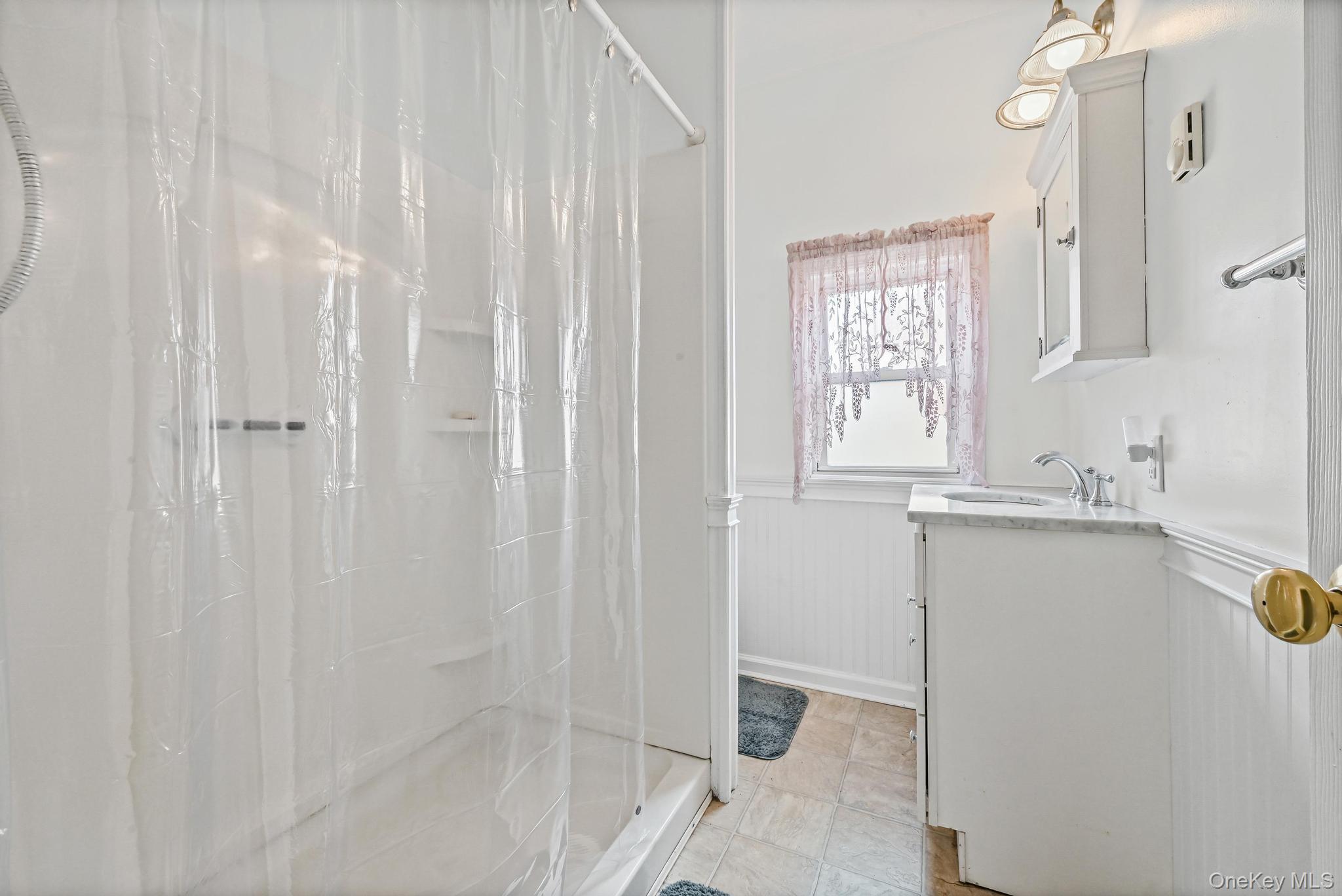 #17 photo, 870 Guy Lombardo Avenue, Freeport , NY 11520