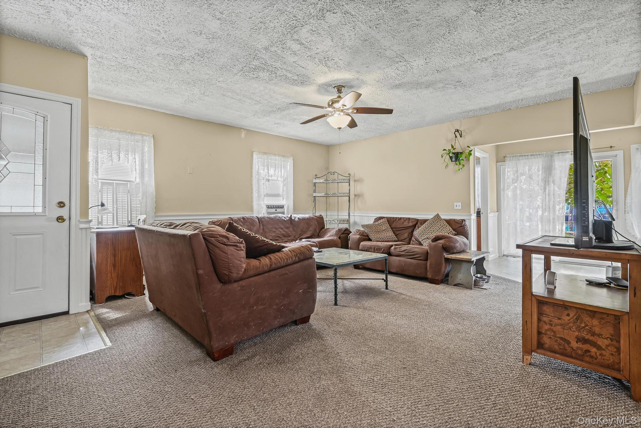 #9 photo, 870 Guy Lombardo Avenue, Freeport , NY 11520