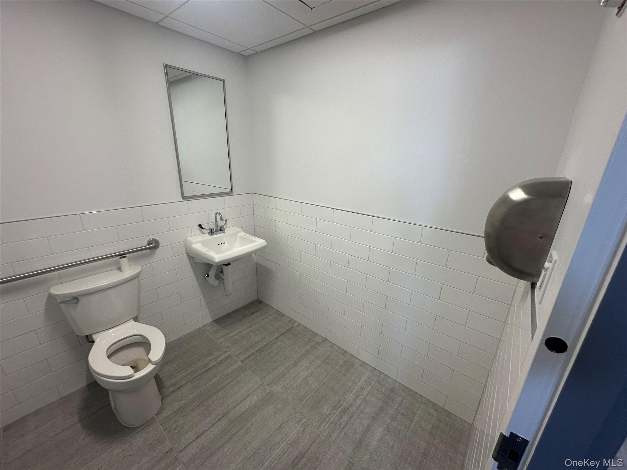 #8 photo, 111 Broadway, Lynbrook , NY 11563