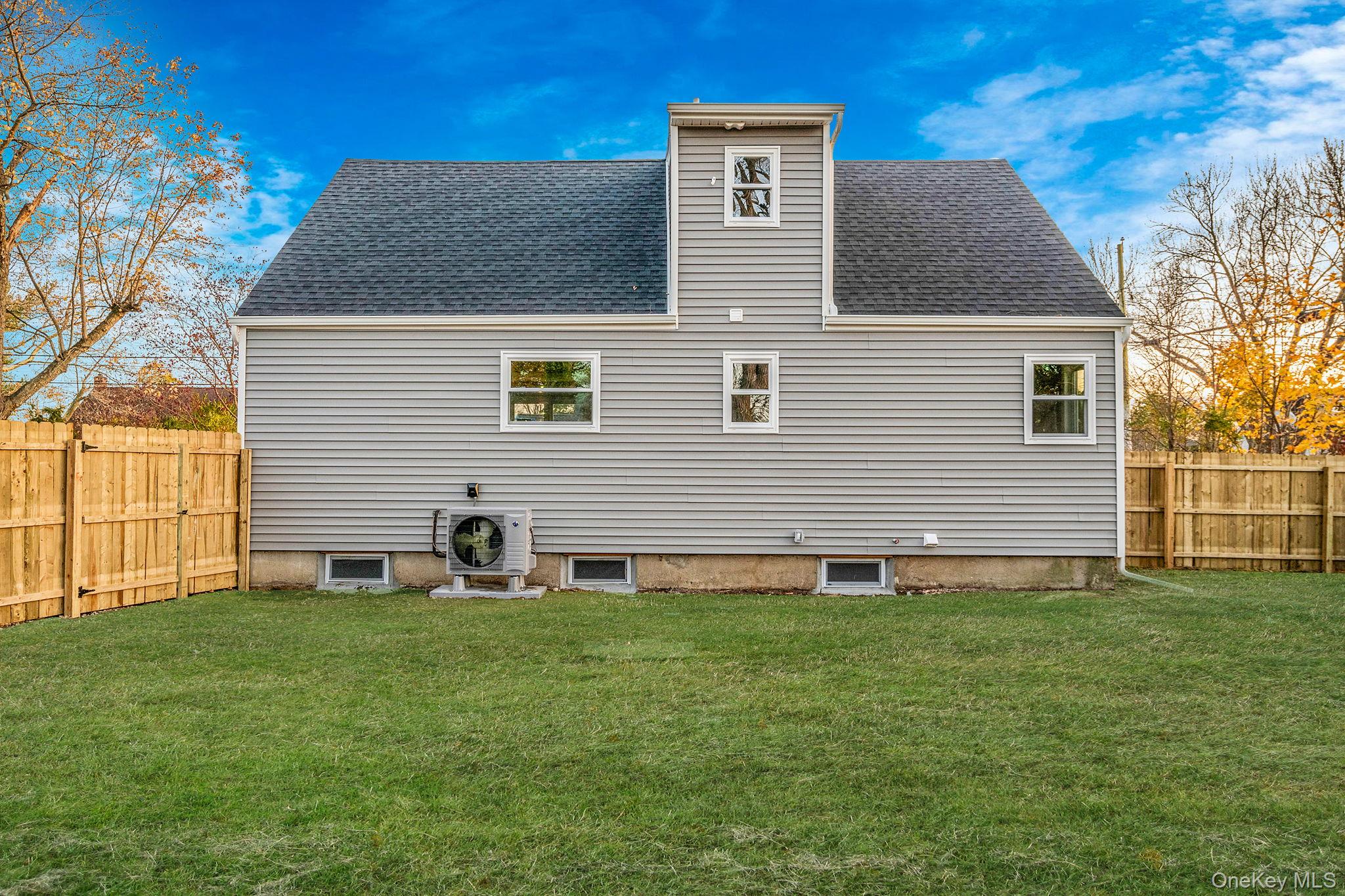 #10 photo, 34 Hilliard Avenue, Central Islip , NY 11722