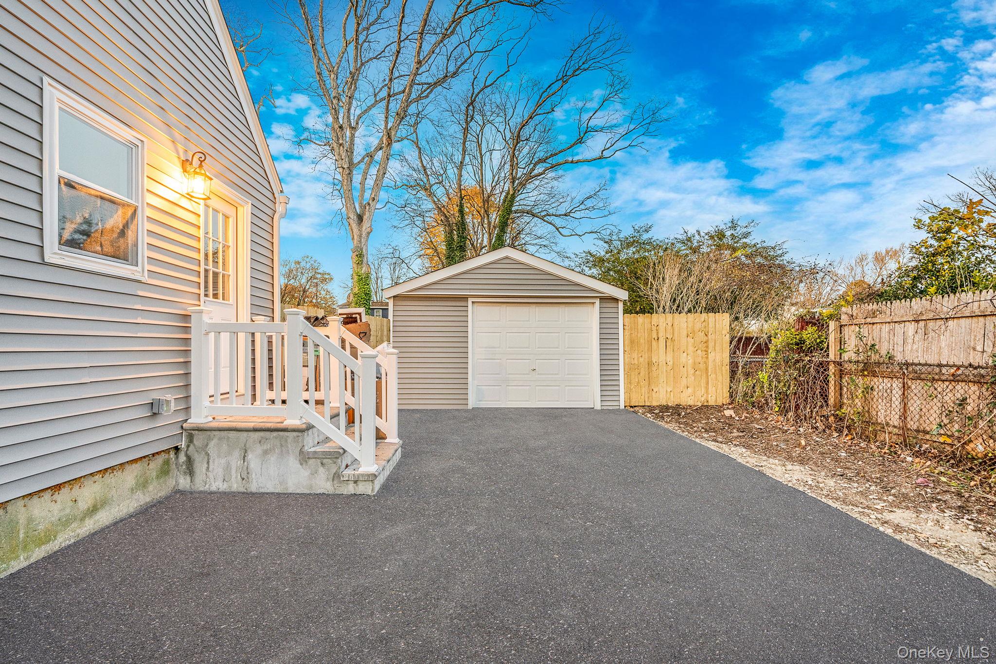 #6 photo, 34 Hilliard Avenue, Central Islip , NY 11722