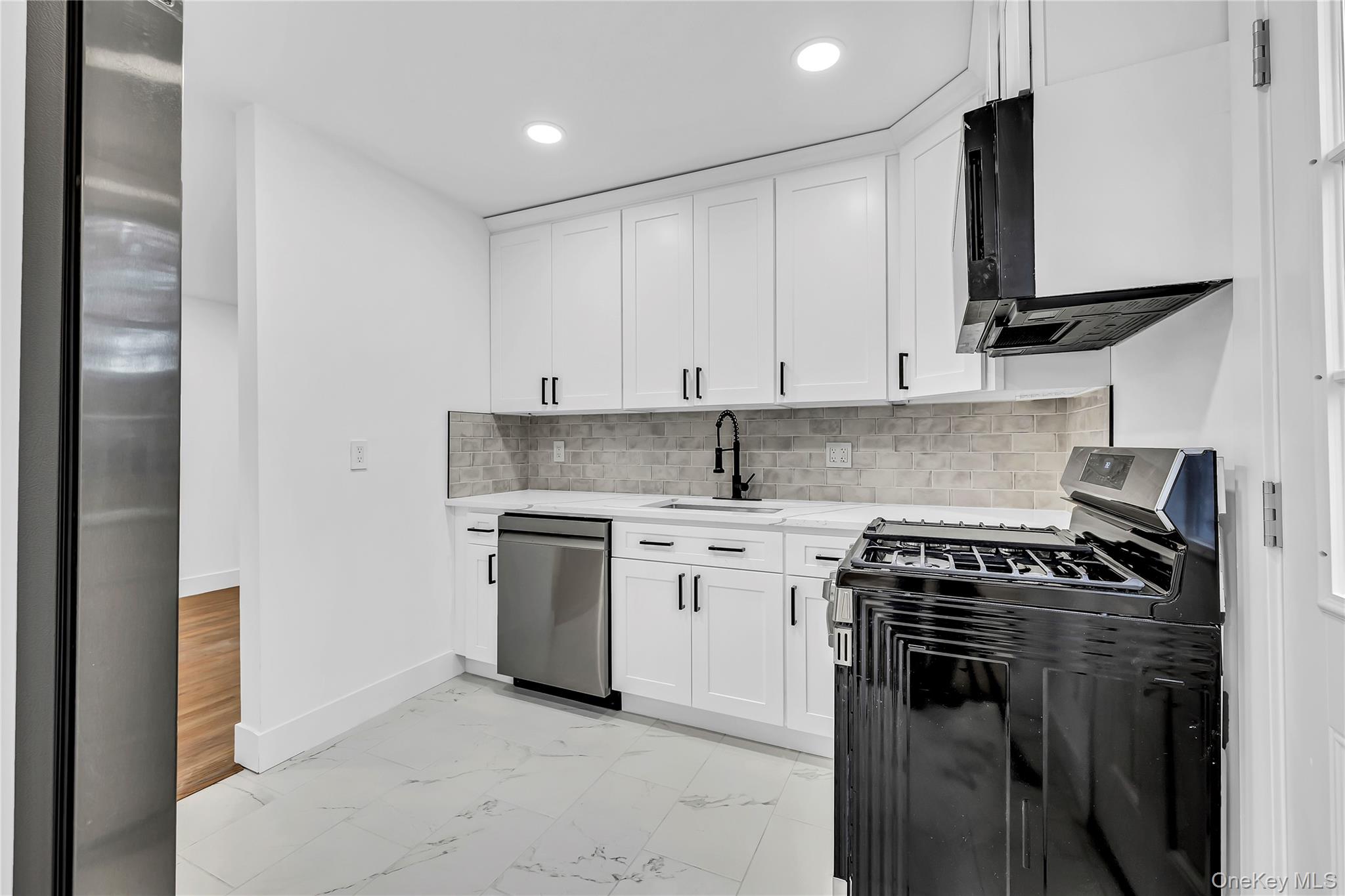 #20 photo, 9 Lewis Street, Riverhead , NY 11901