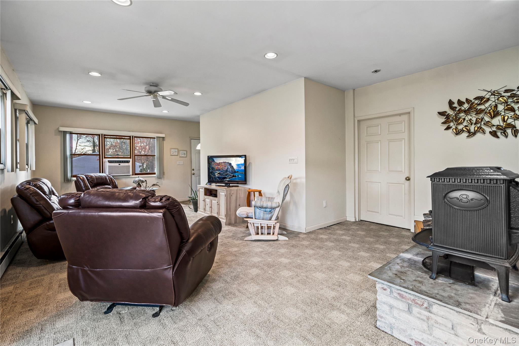 #6 photo, 161 Fordham Avenue, Medford , NY 11763