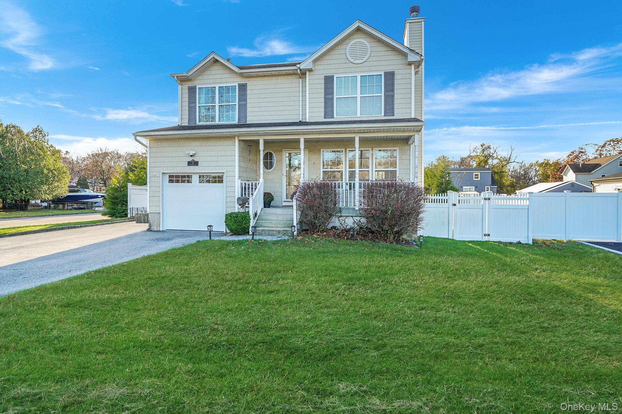 #1 photo, 42 Quintuck Lane, East Islip , NY 11730