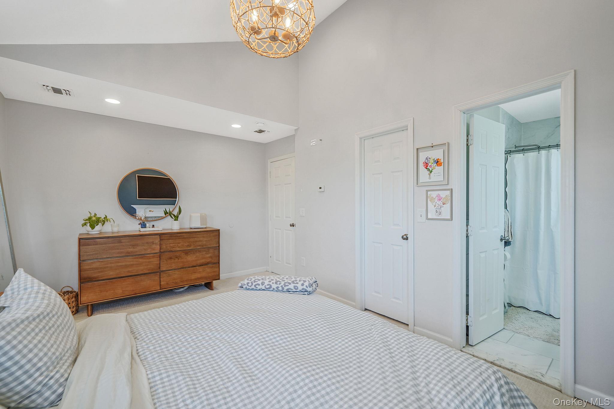 #13 photo, 42 Quintuck Lane, East Islip , NY 11730