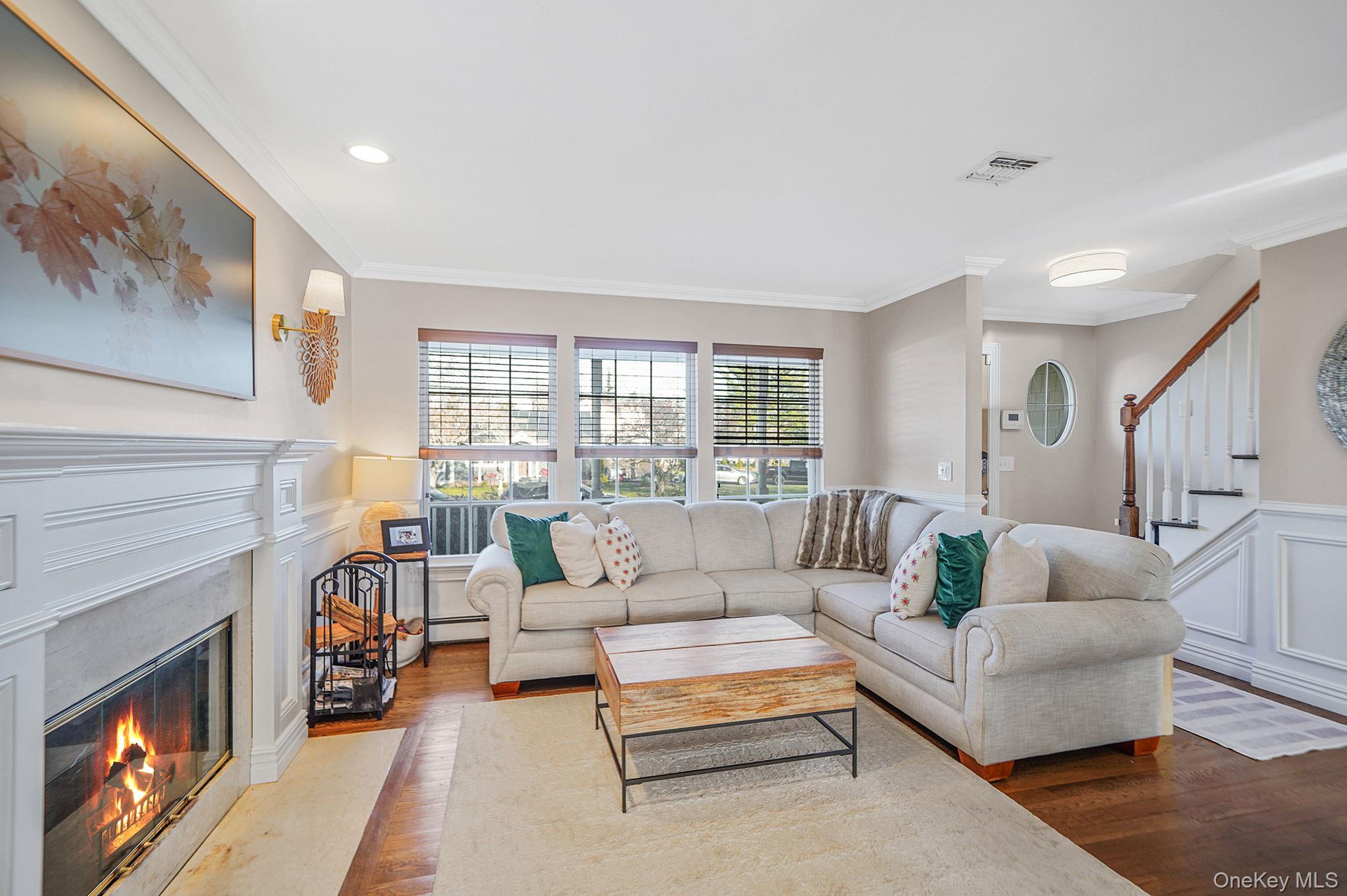 #4 photo, 42 Quintuck Lane, East Islip , NY 11730