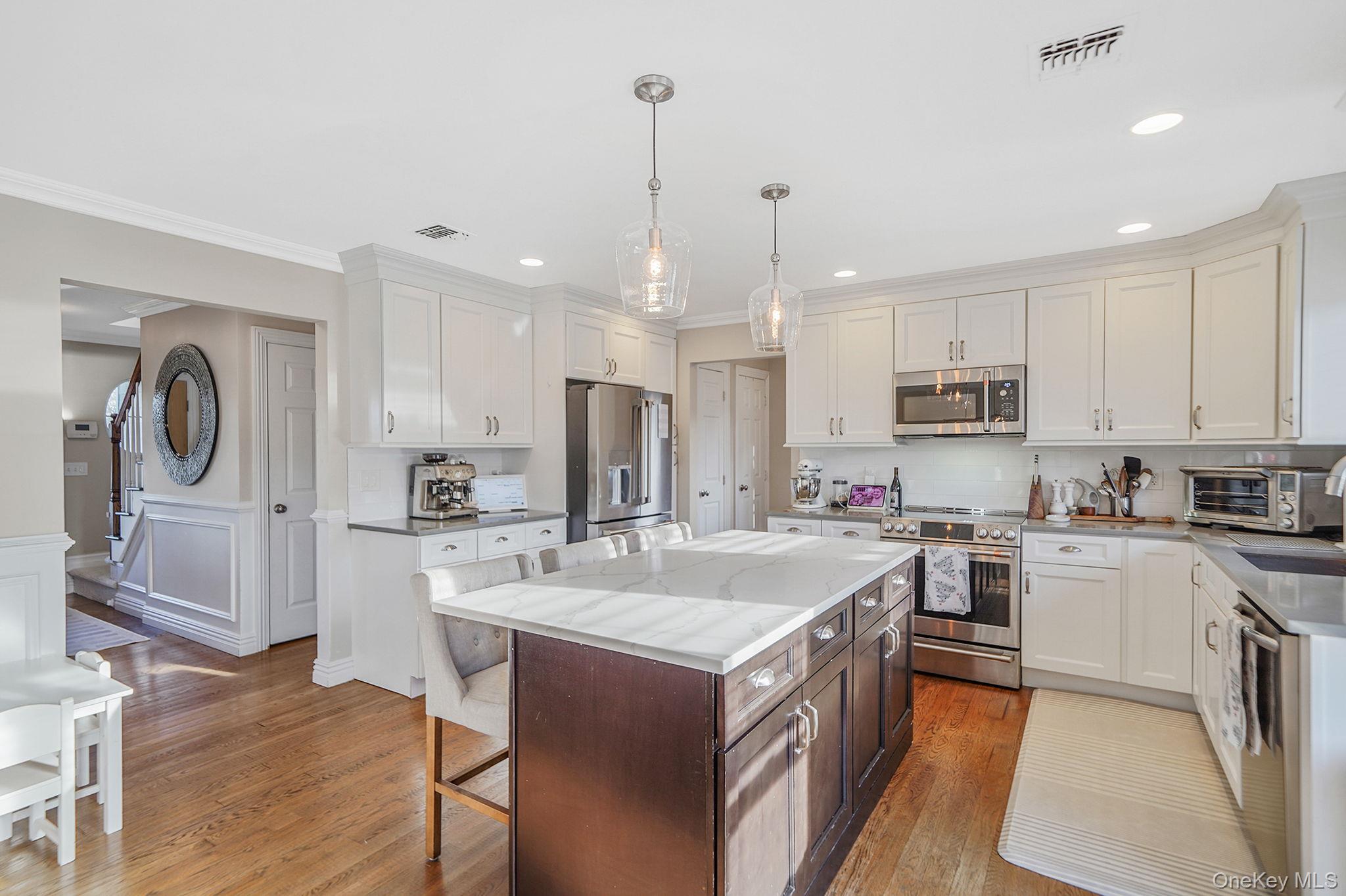 #6 photo, 42 Quintuck Lane, East Islip , NY 11730