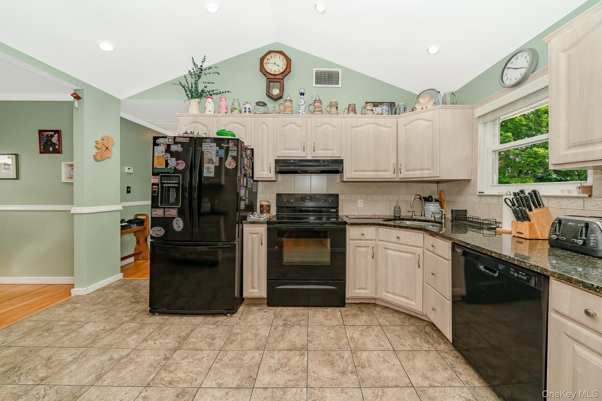 #10 photo, 3663 Roanoke Street, Seaford , NY 11783