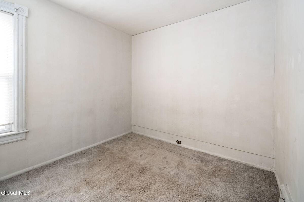 #18 photo, 7 Smith Street, Gloversville , NY 12078