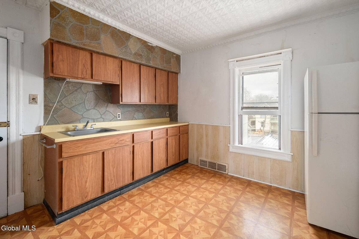 #29 photo, 7 Smith Street, Gloversville , NY 12078