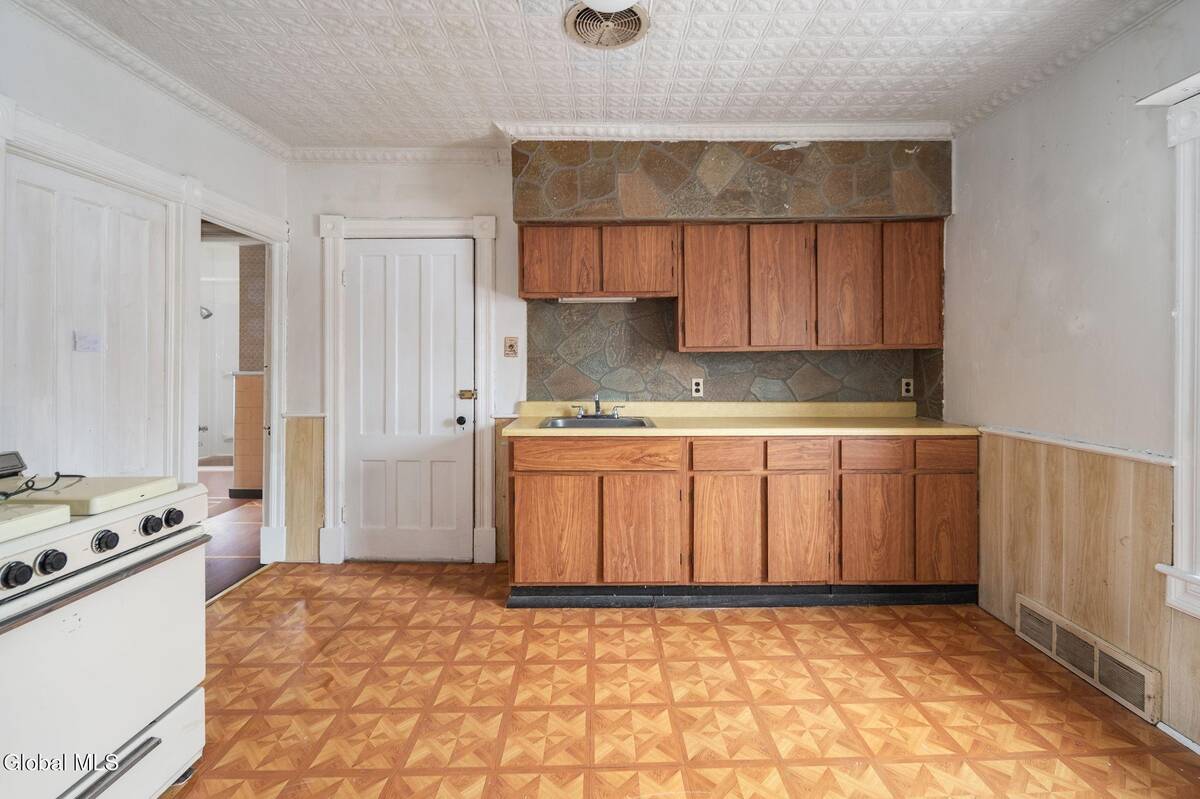 #30 photo, 7 Smith Street, Gloversville , NY 12078