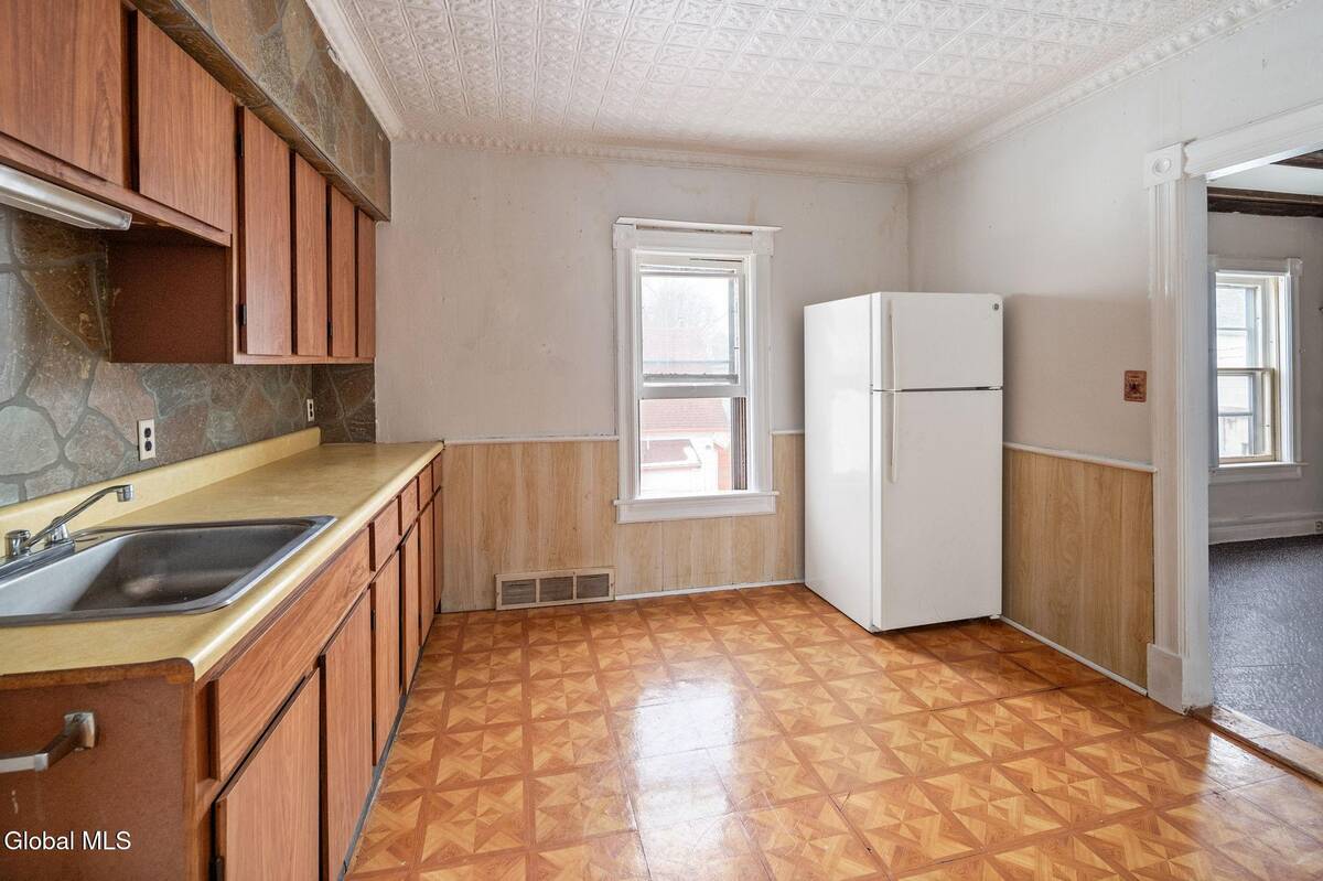 #31 photo, 7 Smith Street, Gloversville , NY 12078