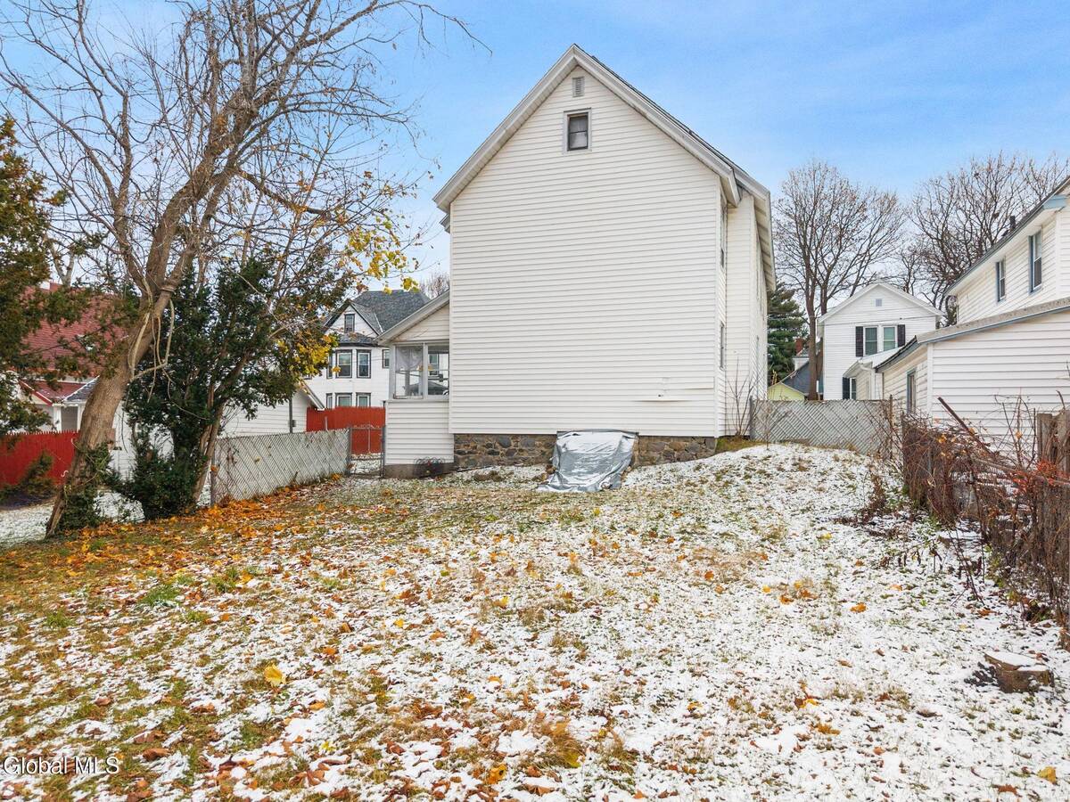 #39 photo, 7 Smith Street, Gloversville , NY 12078