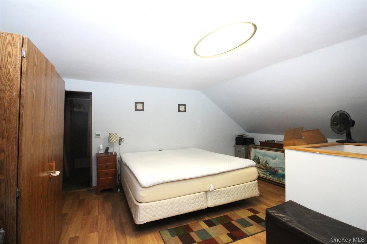 #8 photo, 878 County Line Road, Amityville , NY 11701