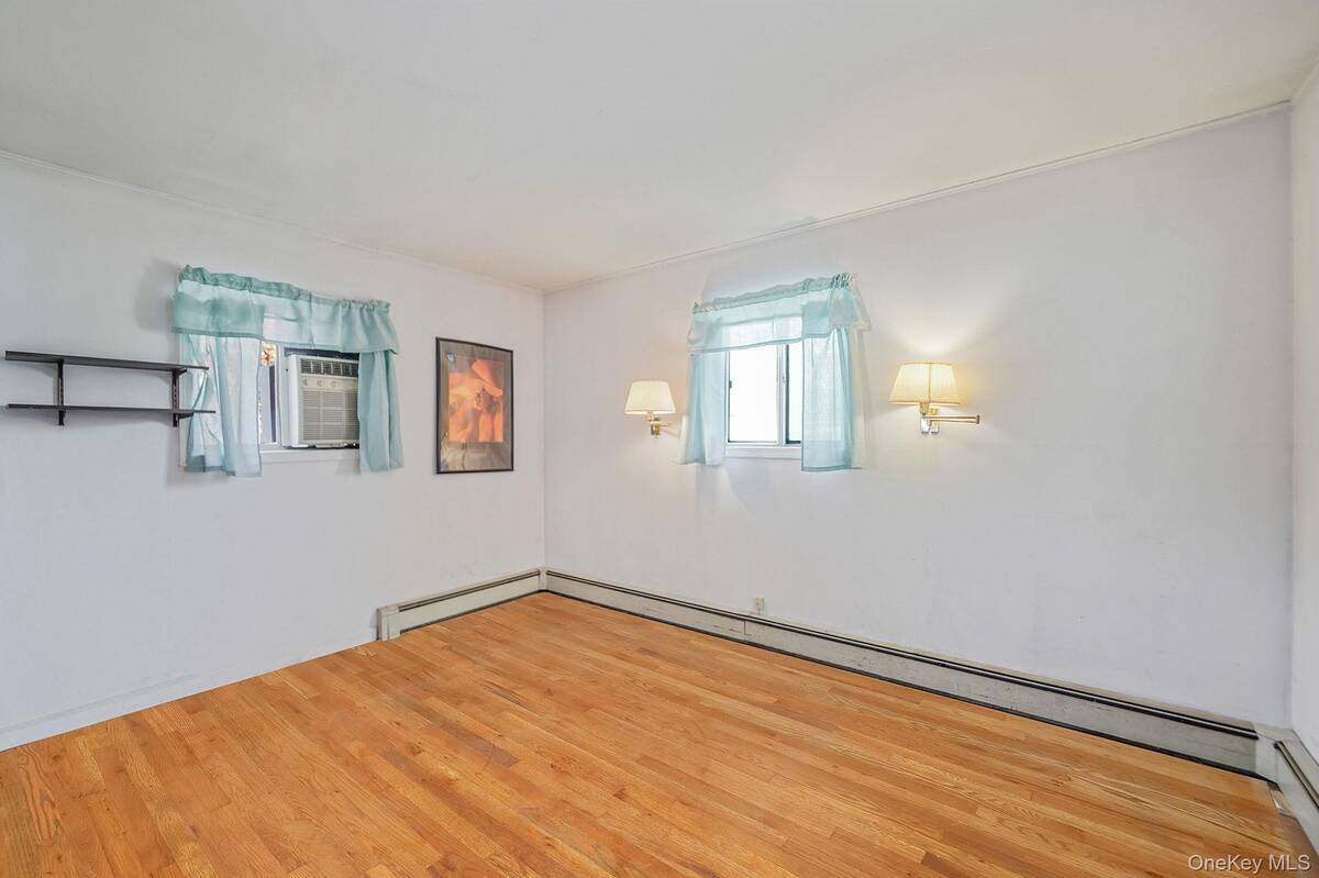 #13 photo, 24 E 6th Street, Patchogue , NY 11772