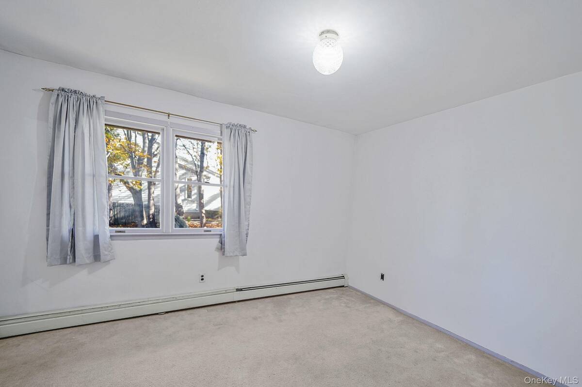 #14 photo, 24 E 6th Street, Patchogue , NY 11772