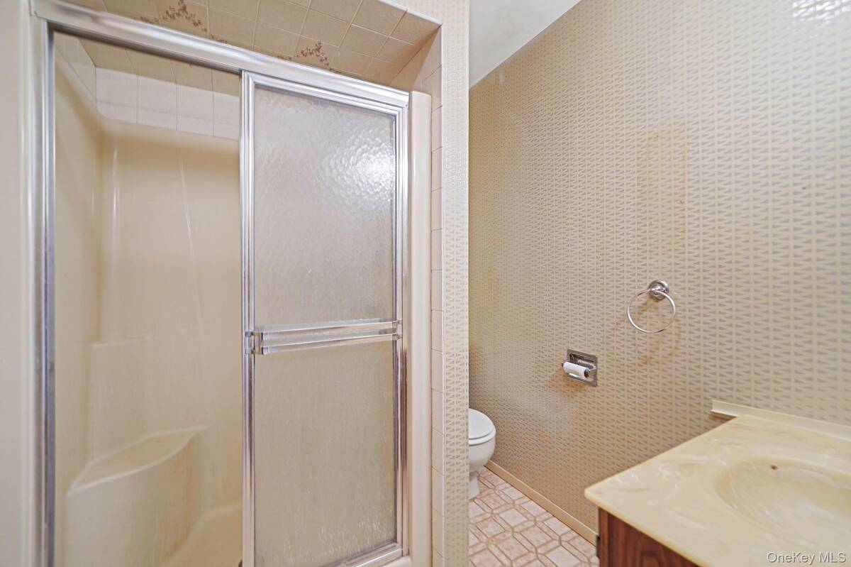 #18 photo, 24 E 6th Street, Patchogue , NY 11772