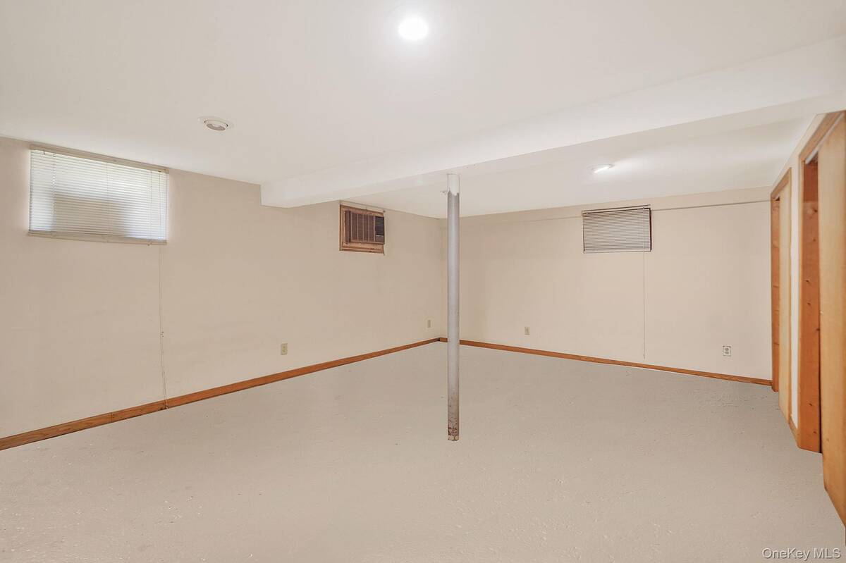 #21 photo, 24 E 6th Street, Patchogue , NY 11772