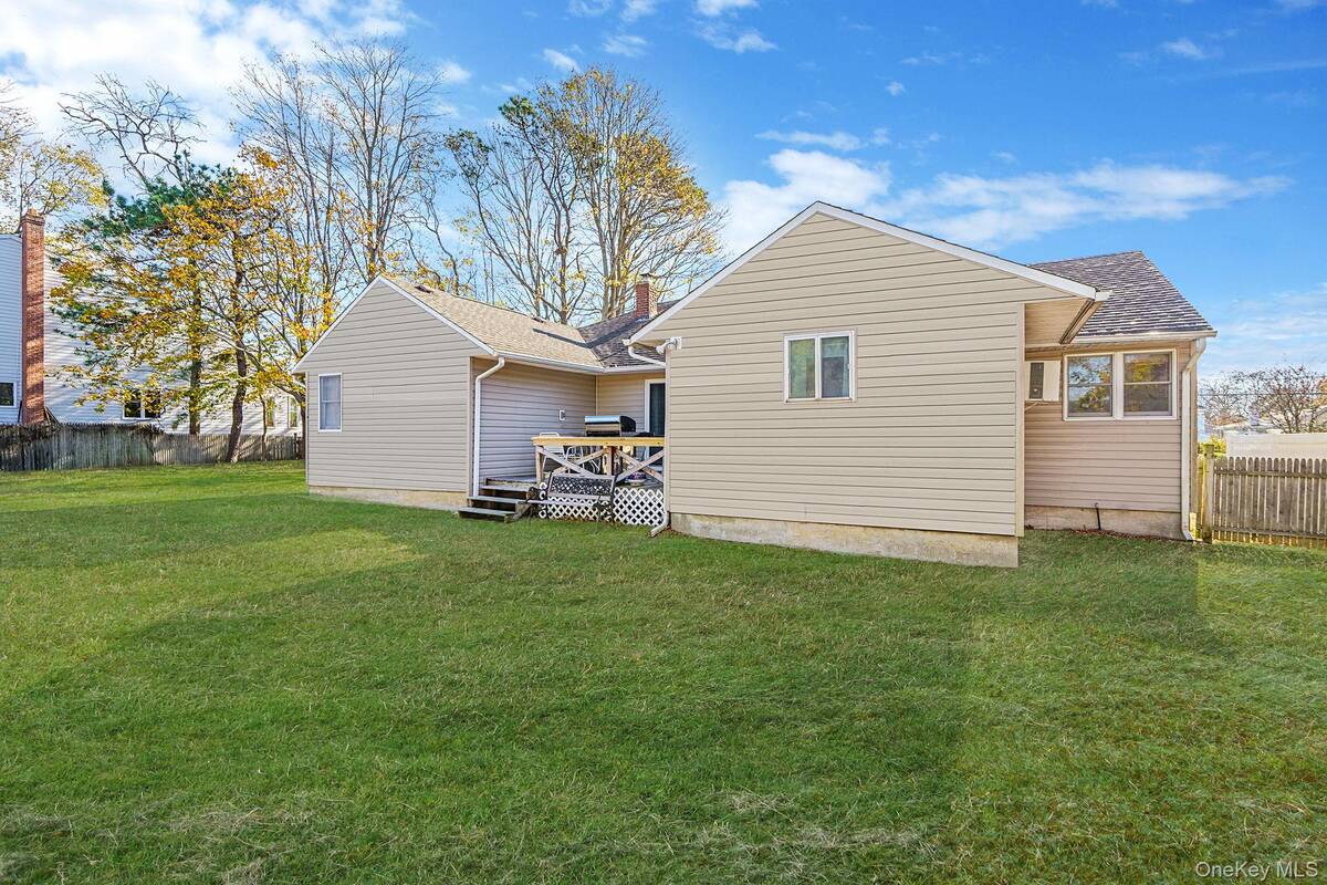 #23 photo, 24 E 6th Street, Patchogue , NY 11772