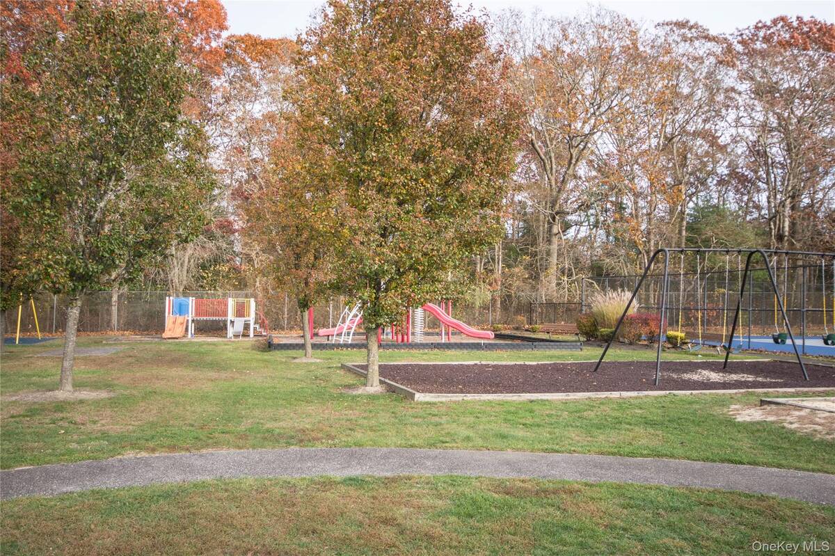 #18 photo, 312 Artist Lake Drive, Middle Island , NY 11953