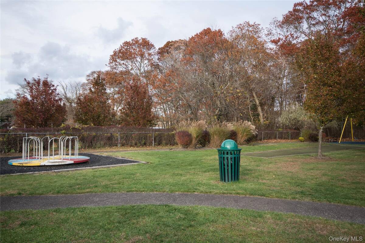 #19 photo, 312 Artist Lake Drive, Middle Island , NY 11953