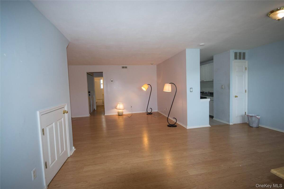 #2 photo, 312 Artist Lake Drive, Middle Island , NY 11953