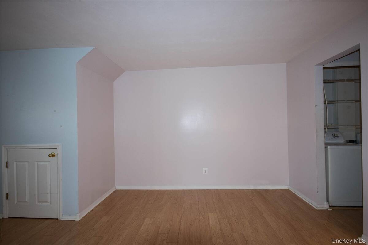 #7 photo, 312 Artist Lake Drive, Middle Island , NY 11953