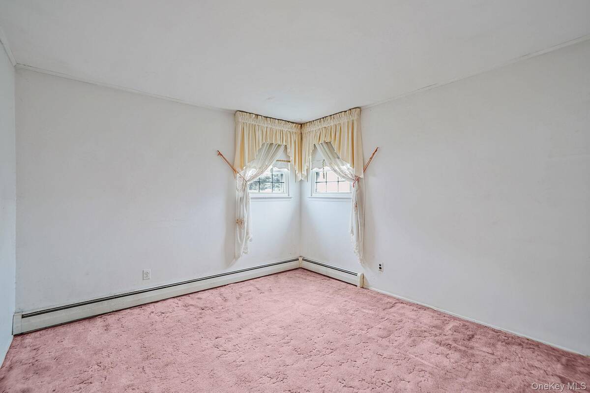 #11 photo, 98 Rose Place, サフォーク郡 Selden , NY 11784