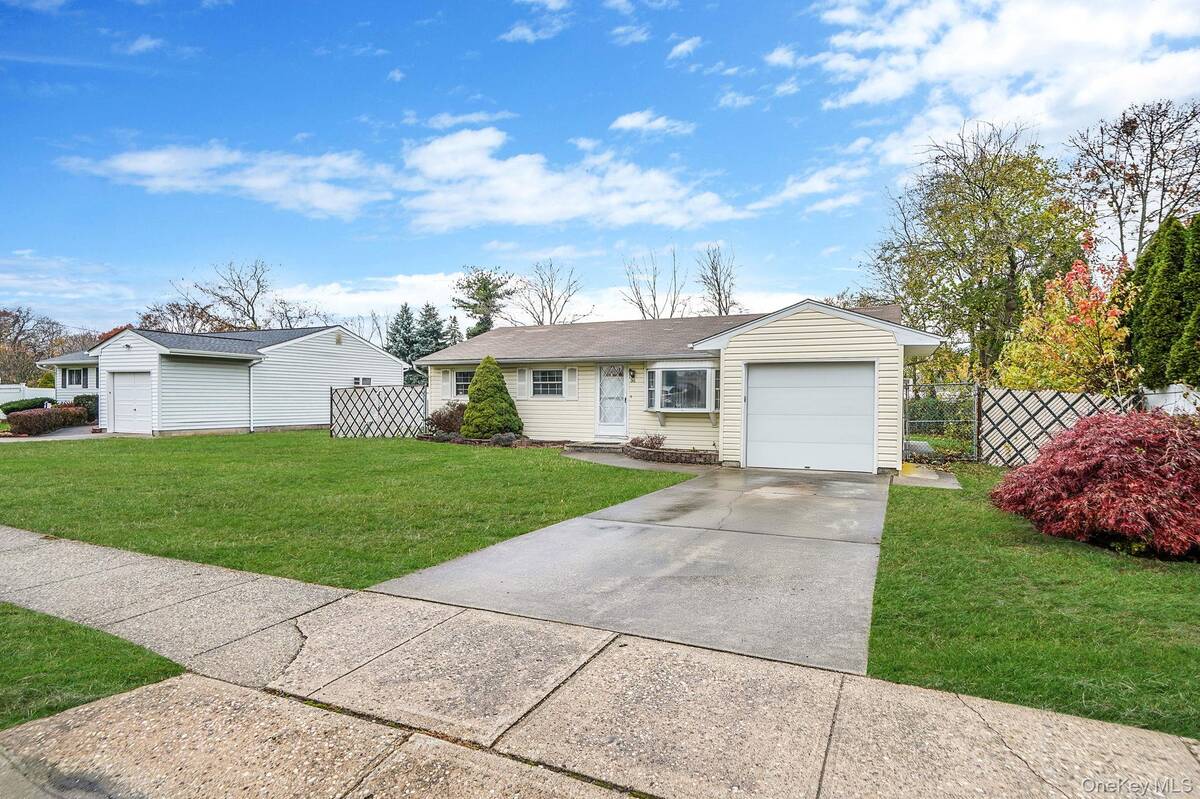 #2 photo, 98 Rose Place, サフォーク郡 Selden , NY 11784