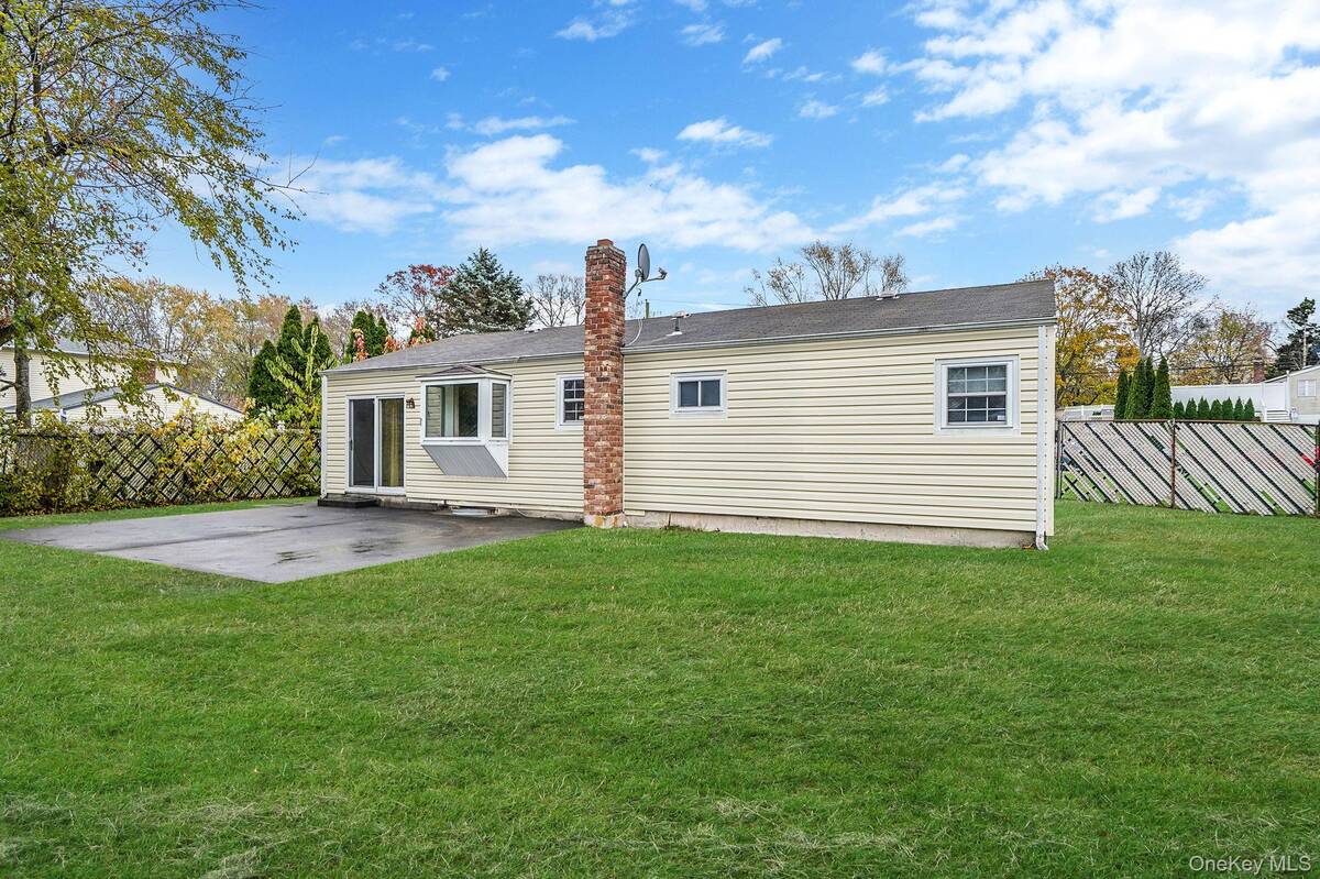 #21 photo, 98 Rose Place, サフォーク郡 Selden , NY 11784