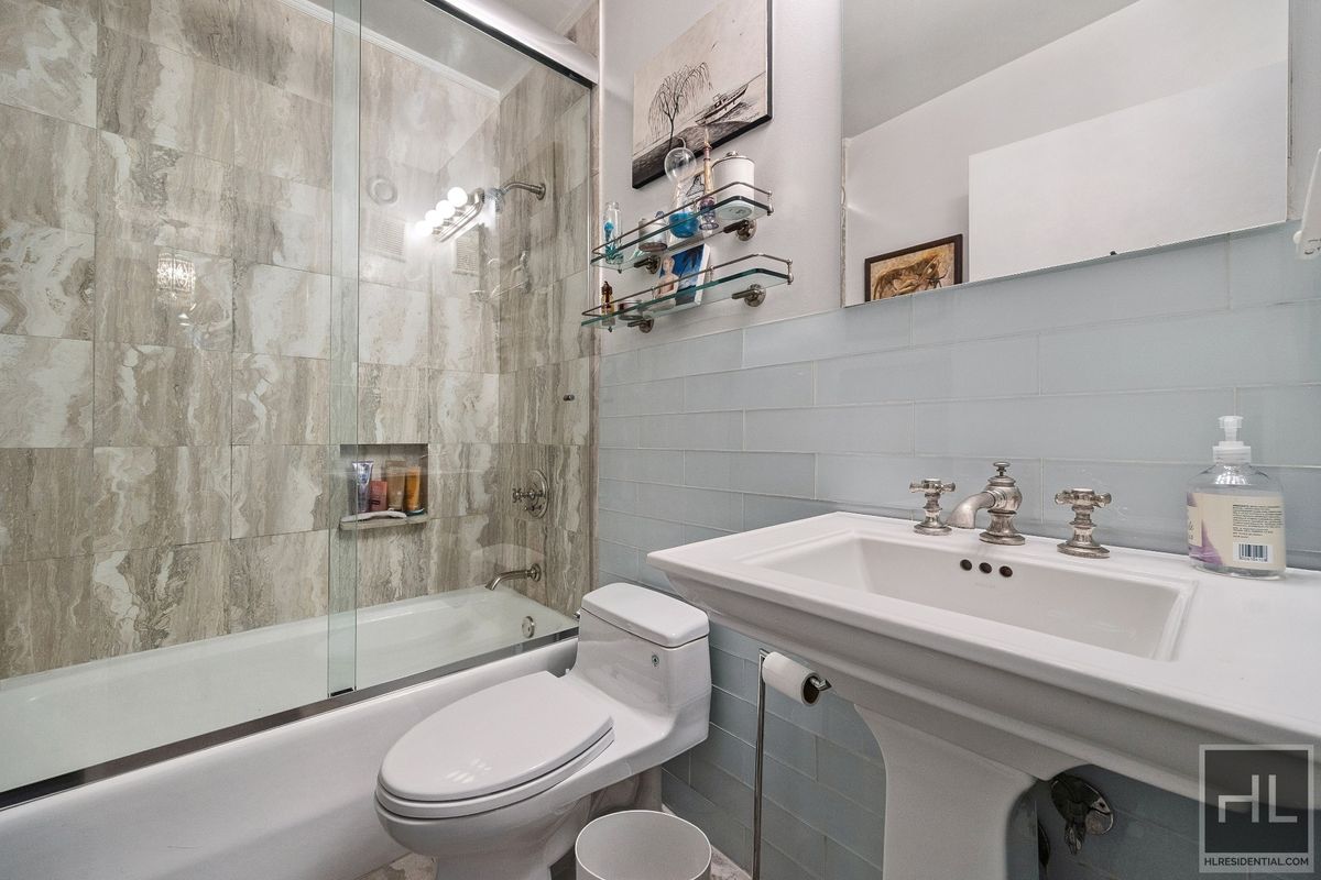 #11 photo, 157 E 32nd Street, Murray Hill , NY 10016