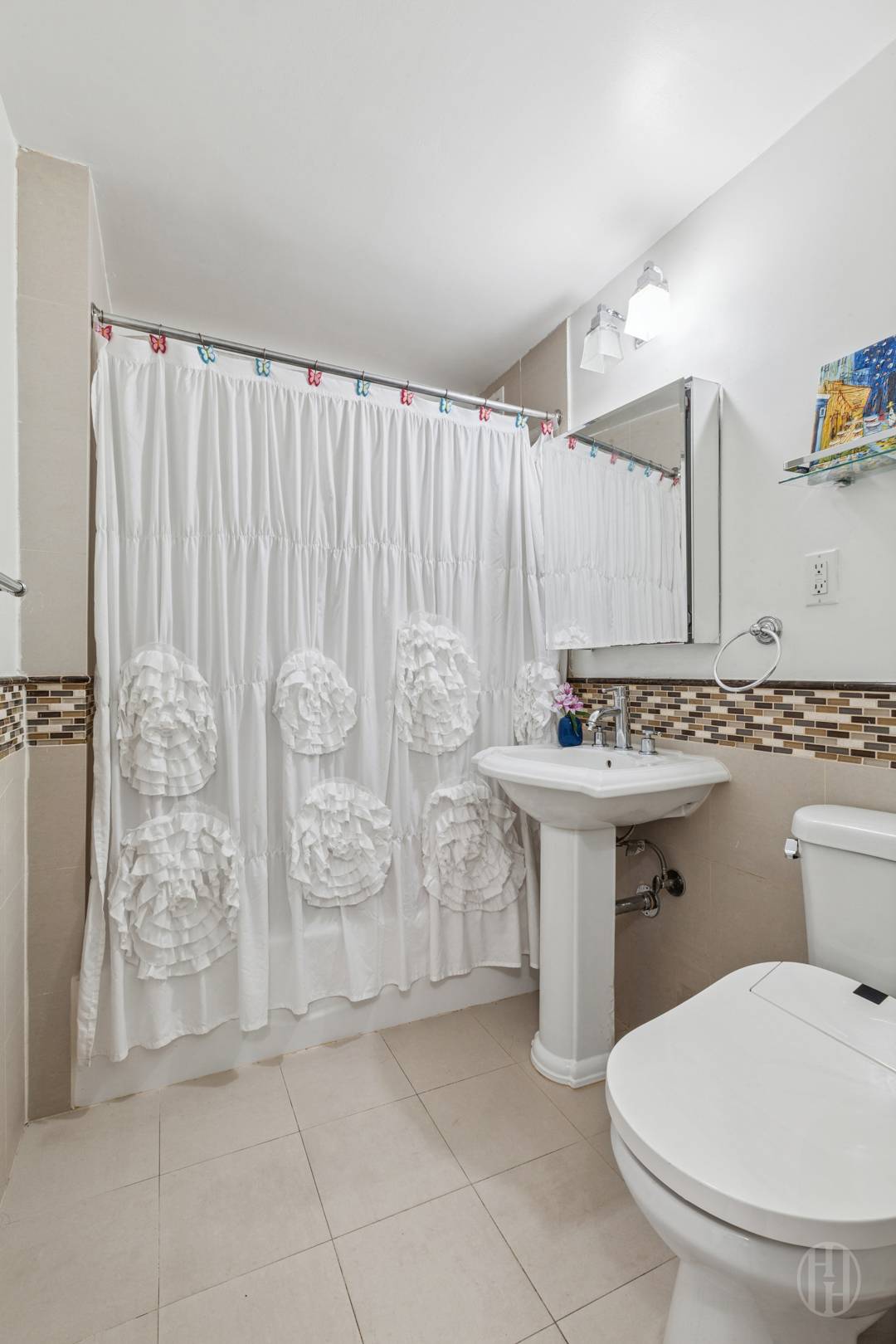 #8 photo, 63-33 98th Place, Rego Park , NY 11374