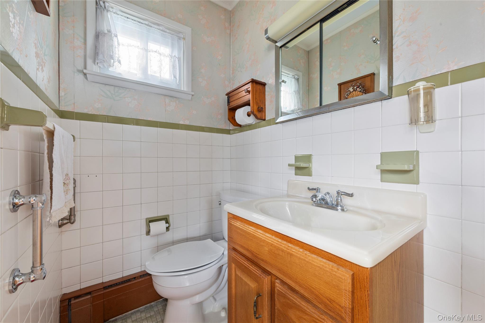 #11 photo, 806 Clintonville Street, Whitestone , NY 11357