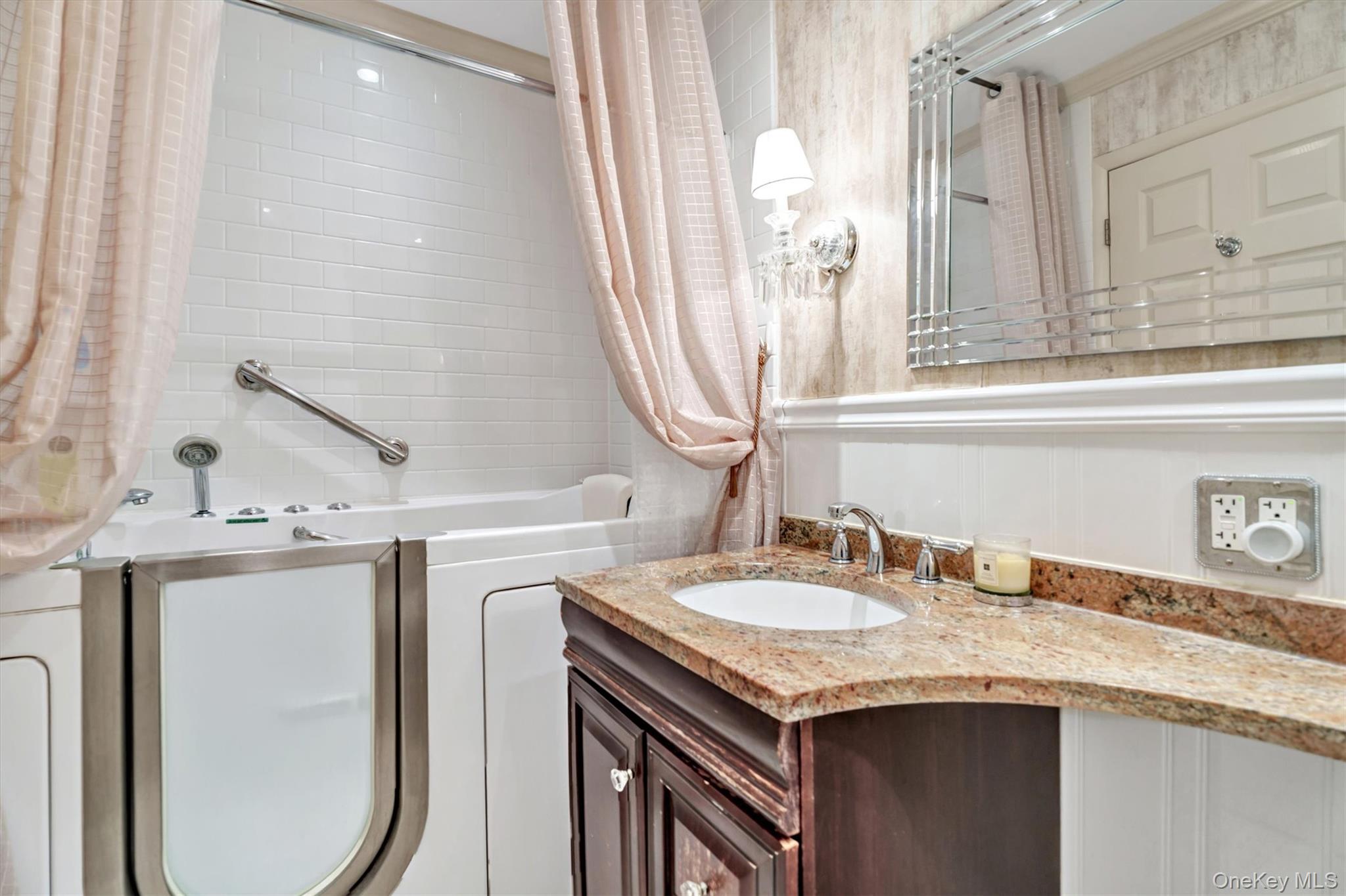 #16 photo, 200 S Middle Neck Road, Great Neck , NY 11021