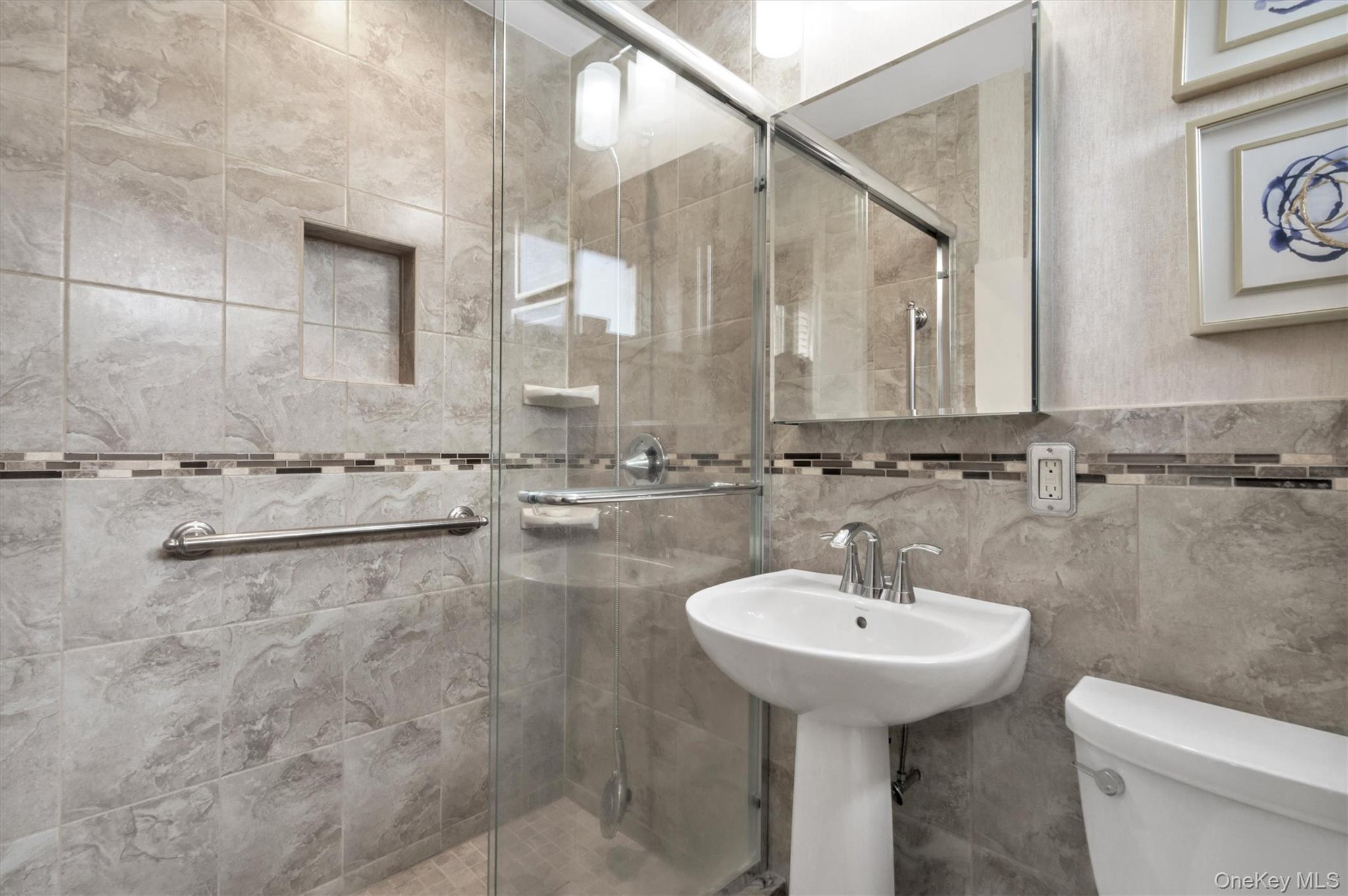 #17 photo, 200 S Middle Neck Road, Great Neck , NY 11021