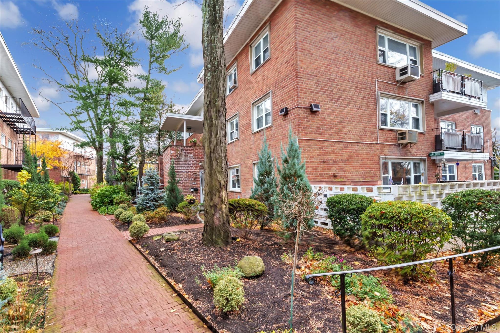 #3 photo, 200 S Middle Neck Road, Great Neck , NY 11021