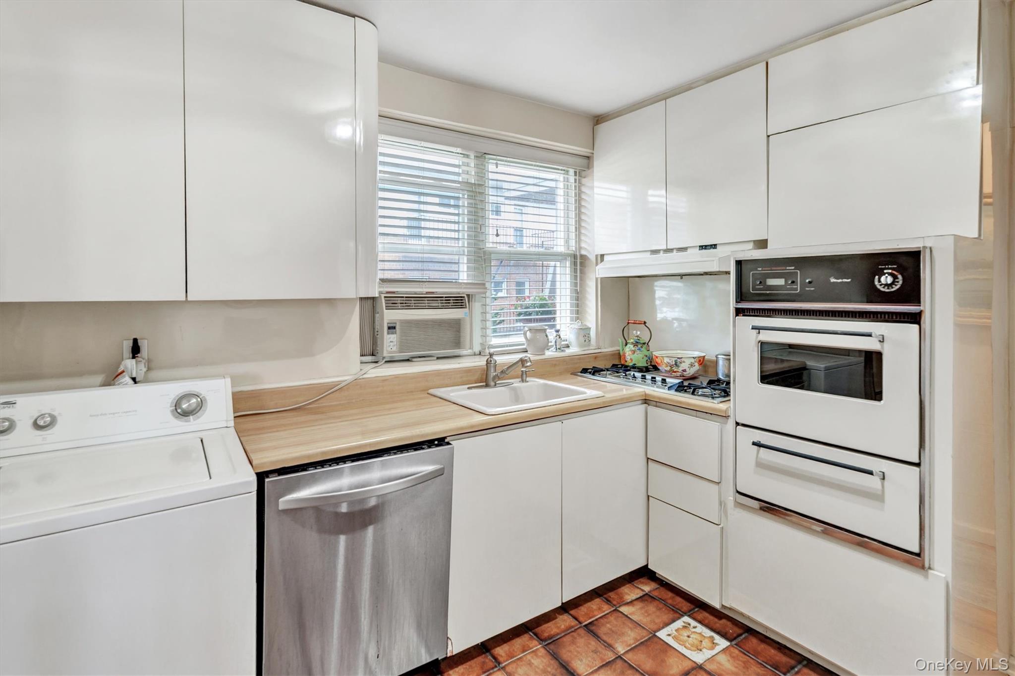 #9 photo, 200 S Middle Neck Road, Great Neck , NY 11021