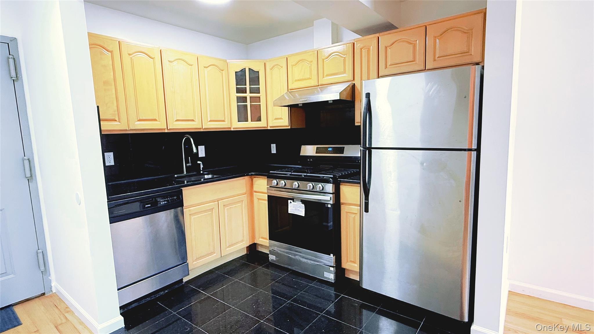 #3 photo, 112-31 38 Avenue, Corona , NY 11368