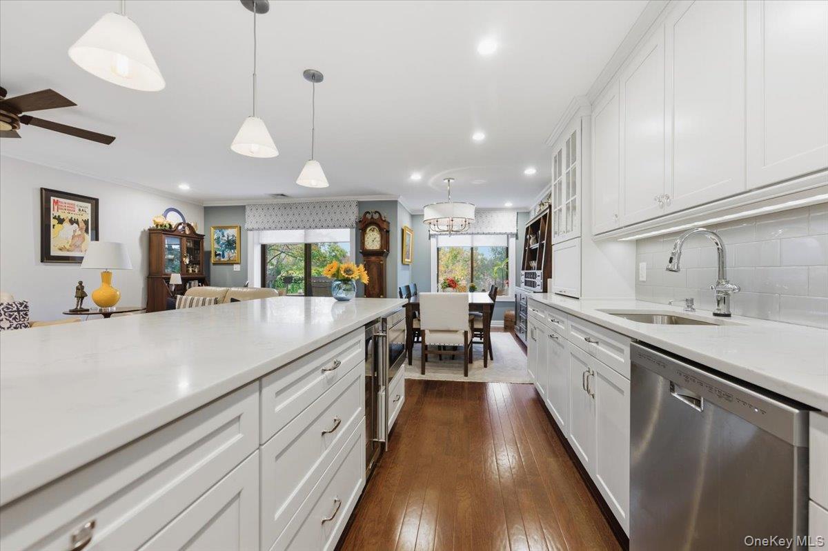 #12 photo, 99 S Park Avenue, Rockville Centre , NY 11570