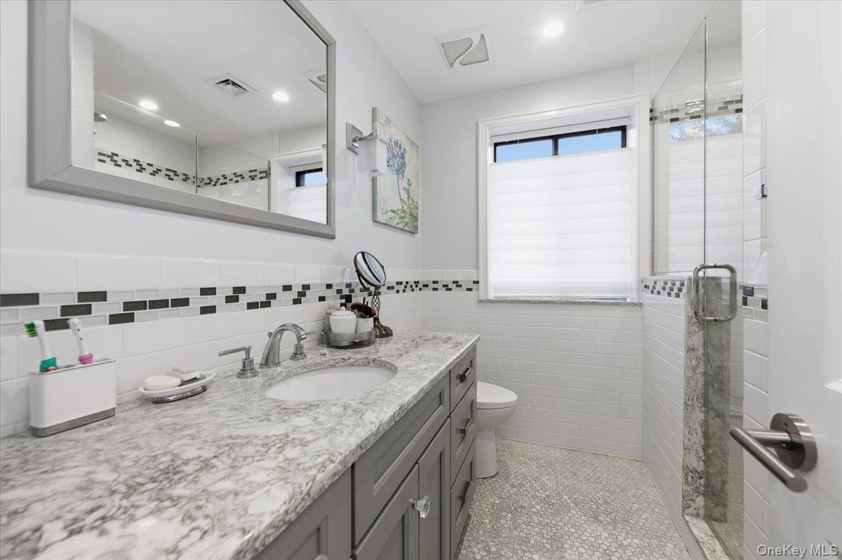 #18 photo, 99 S Park Avenue, Rockville Centre , NY 11570