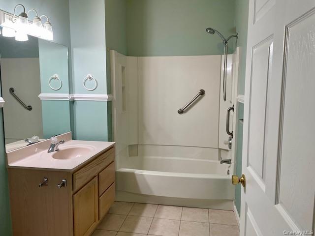 #13 photo, 6 Oyster Cove Lane, Blue Point , NY 11715