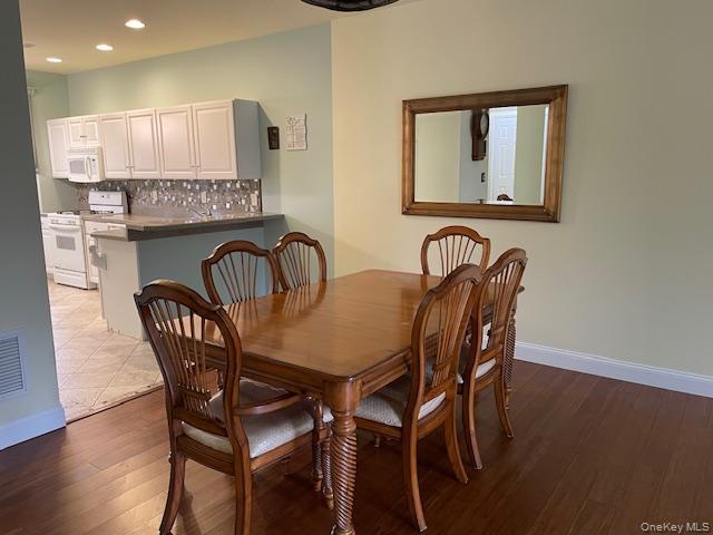 #2 photo, 6 Oyster Cove Lane, Blue Point , NY 11715