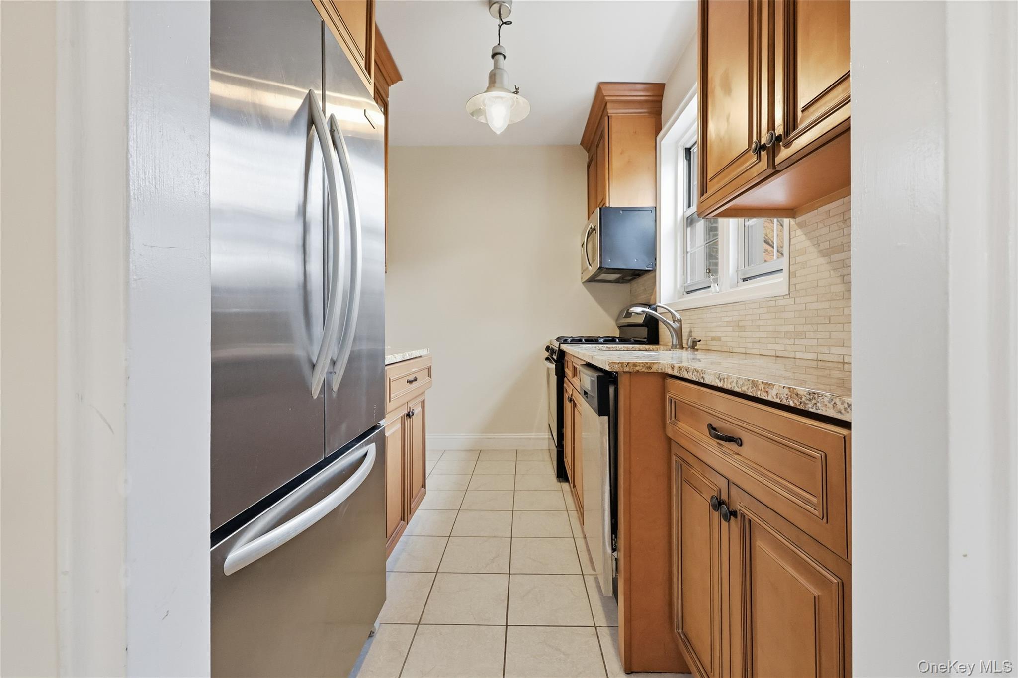 #13 photo, 250 Central Avenue, Lawrence , NY 11559