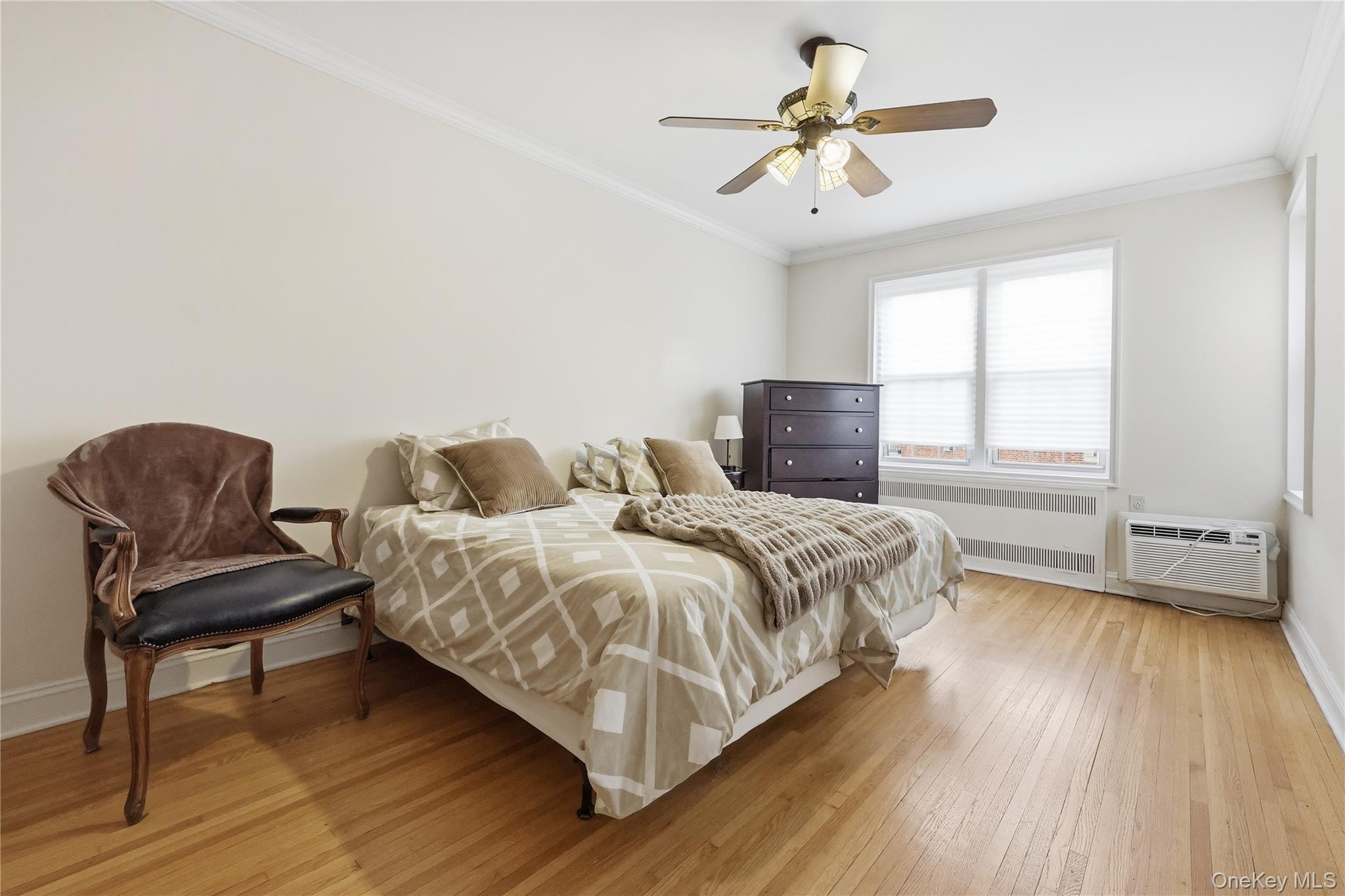 #14 photo, 250 Central Avenue, Lawrence , NY 11559