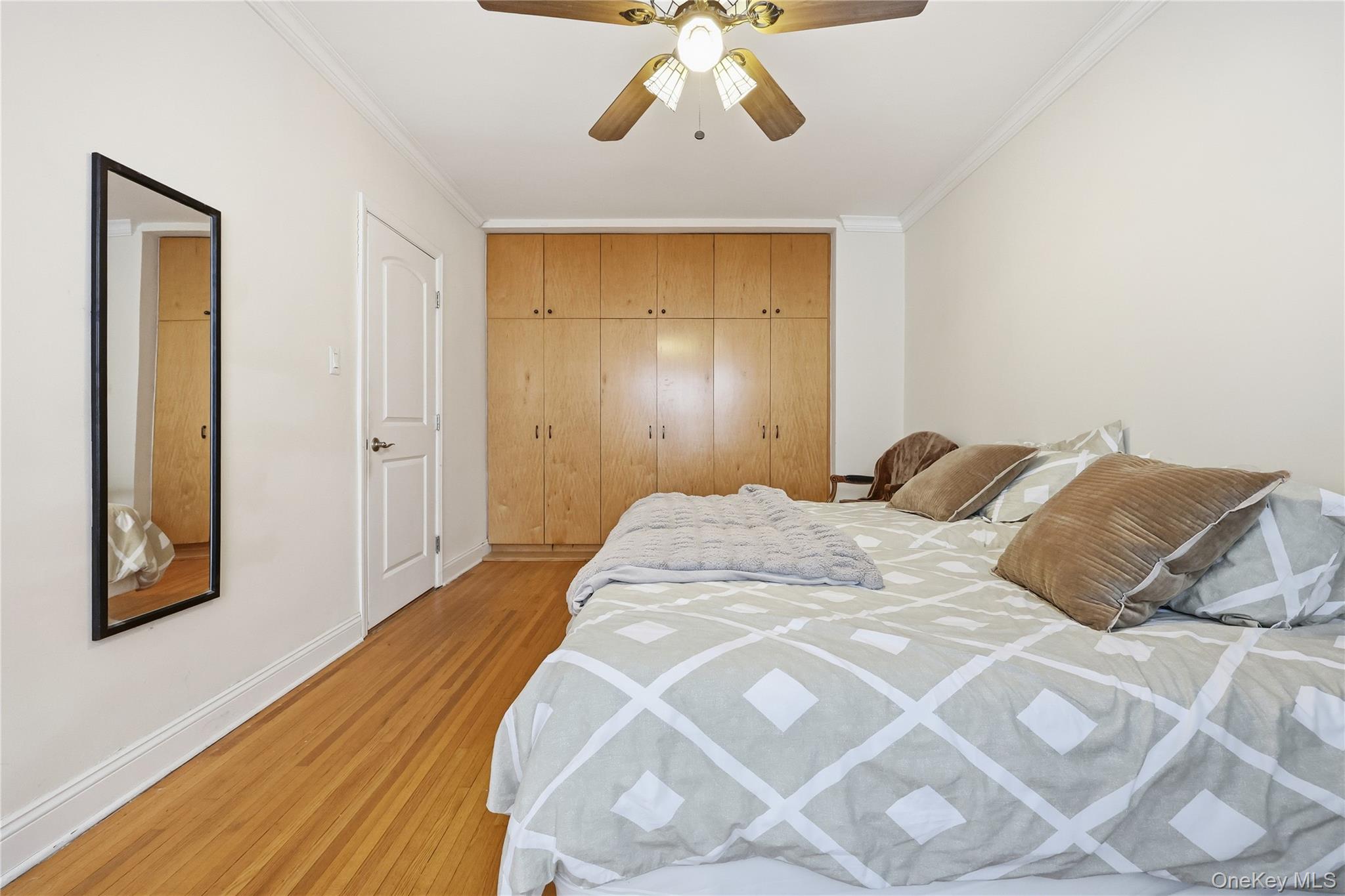 #15 photo, 250 Central Avenue, Lawrence , NY 11559